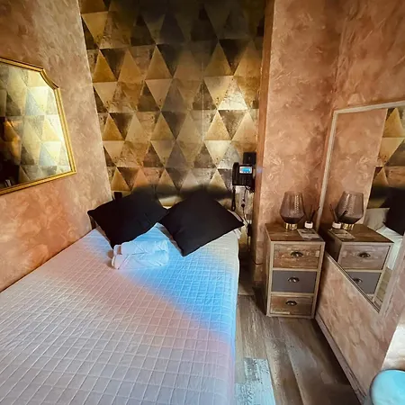 Гостевой дом Utopia - Boutique Adultos 3*