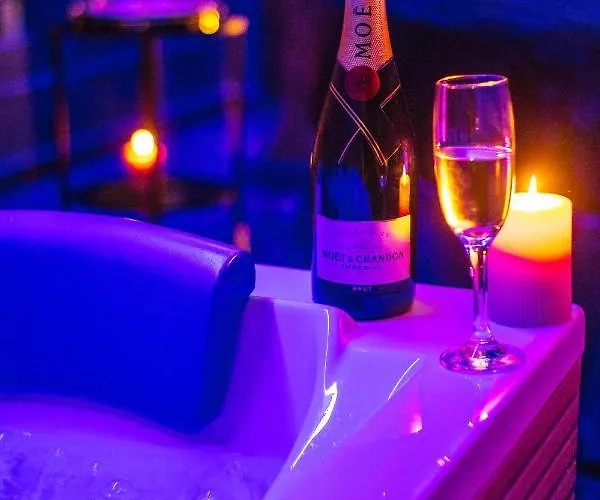 Gasthuis Utopia - Boutique Adultos 3*