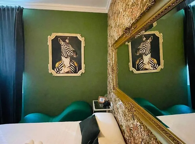 Gasthuis Utopia - Boutique Adultos 3*