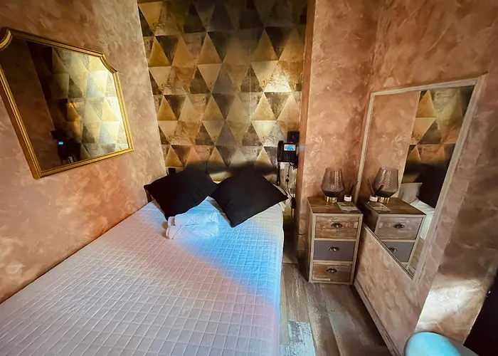 Gasthuis Utopia - Boutique Adultos 3*